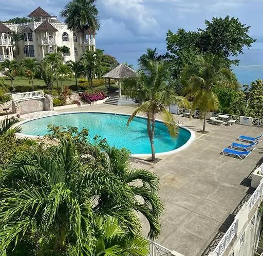 Coastal Beauty - Beautiful Penthouse In