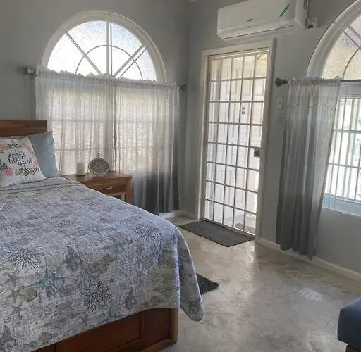 Coastal Beauty - Beautiful Penthouse In Apartamento Ocho Ríos